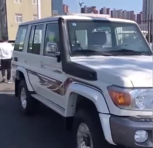 丰田lxv6才是最纯正的越野车!这气质普拉多来了都不行