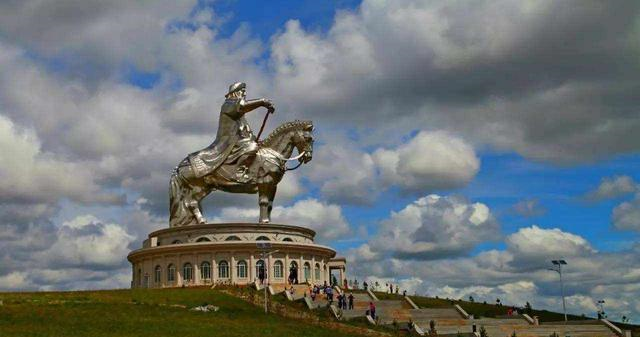 蒙古国gdp_蒙古国现状令人叹息:经济濒临崩溃,人民生活困难,债务比GDP高