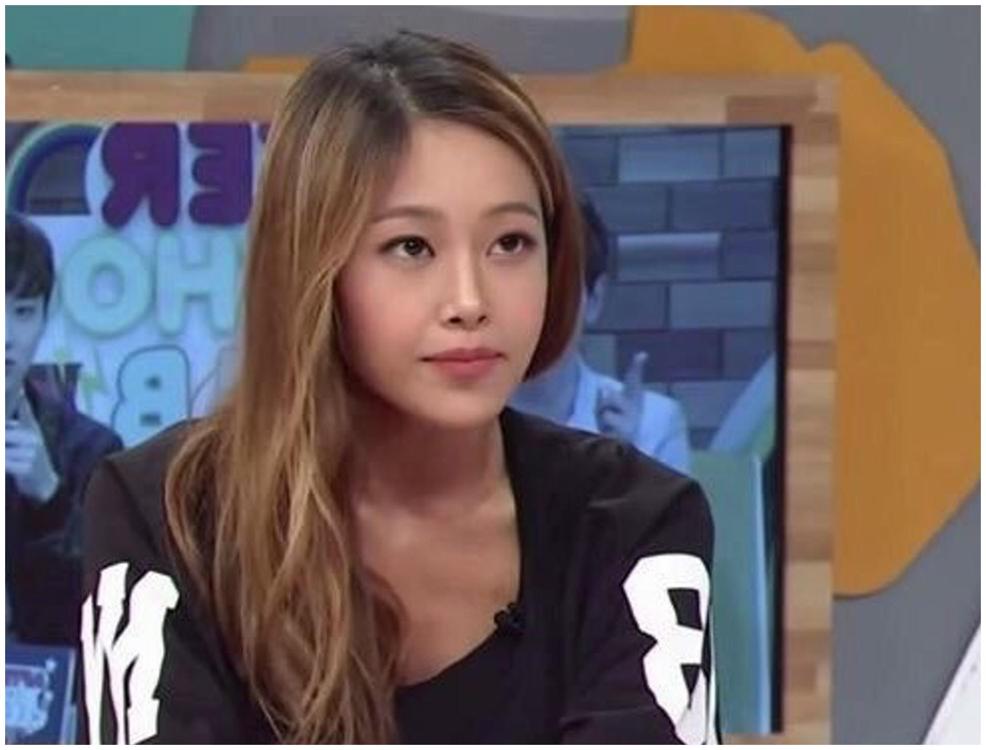 韩国当红女歌手承认整容指出受公司压力所致并为此后悔不已