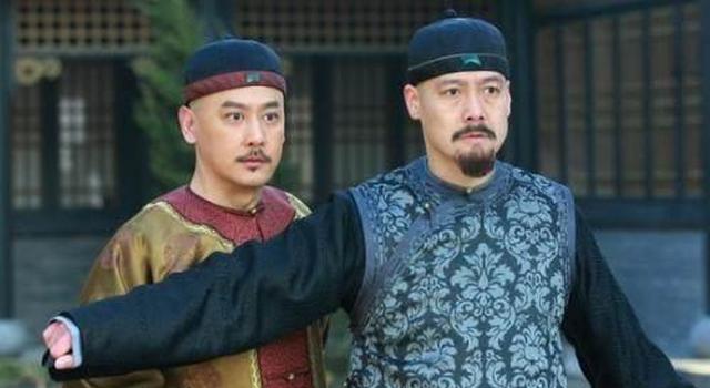 但事实上福伦的历史原型是傅恒,字春和,户部尚书米思翰之孙,察哈尔