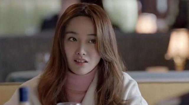 科班出身的舒砚早在2000年因出演电视剧《红楼梦》而出道,出道十多年