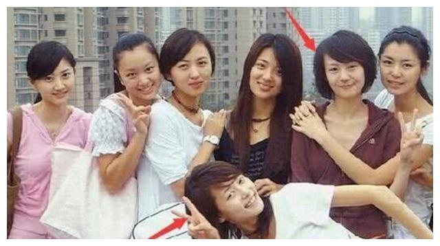 郑爽自曝他上学时是班上丑的,同学照片曝光后,网友:都是仙女吗