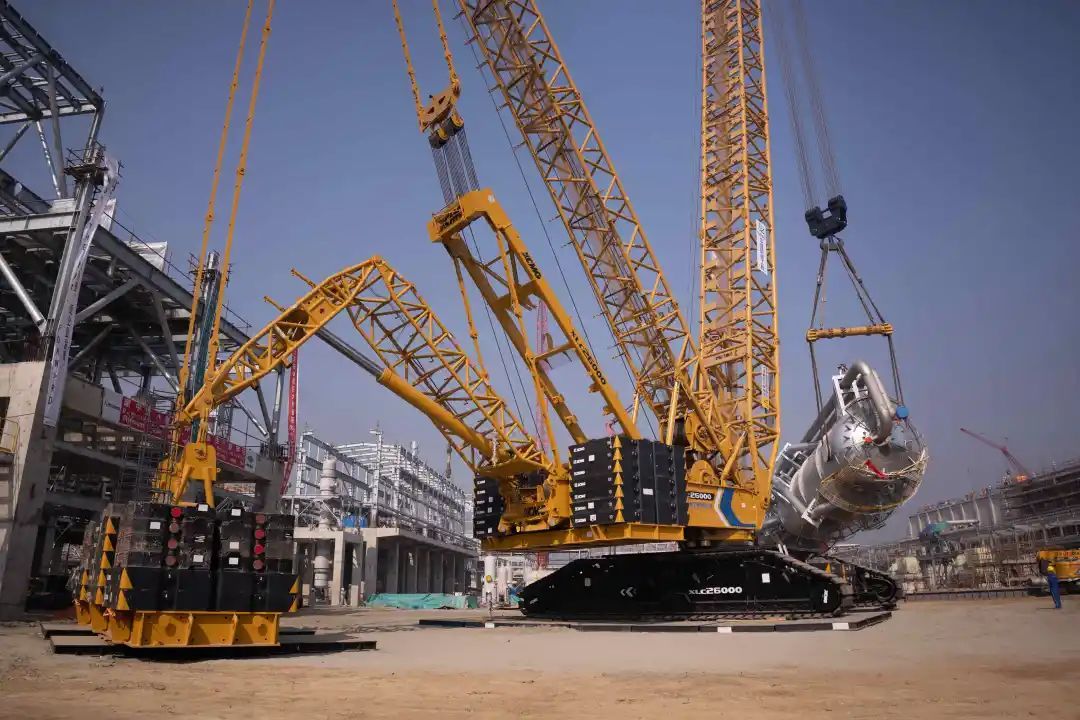 完美吊装徐工刷新孟加拉最大吨位履带起重机纪录