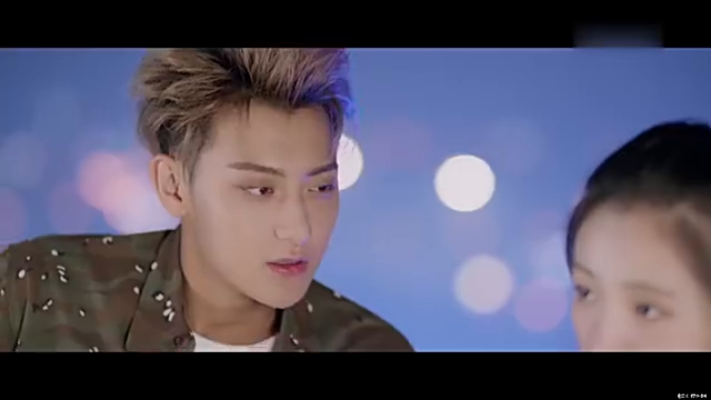 《夜空星》黄子韬可爱合集,集帅气与可爱一身的男子