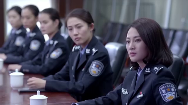 02:23 警花与警犬:局长要成立女子训犬中队,警花不乐意:杀鸡用牛刀!