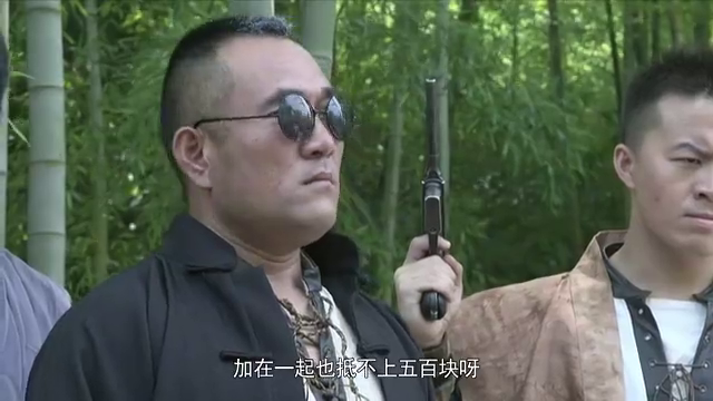 土匪抢货又抢人,带人包围以为天衣无缝,不料被几个特工暴打!