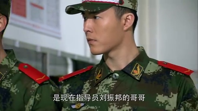 火线英雄:工厂发生火灾,消防中队长为了救火,被火场爆炸炸死