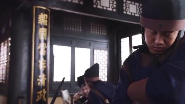端木站在县衙堂前,县太爷和捕头们还在睡觉,不知今夕何夕_新浪新闻