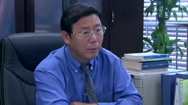 同事们一起找院长,希望司马博铭不要离开医院,司马真是医生表率