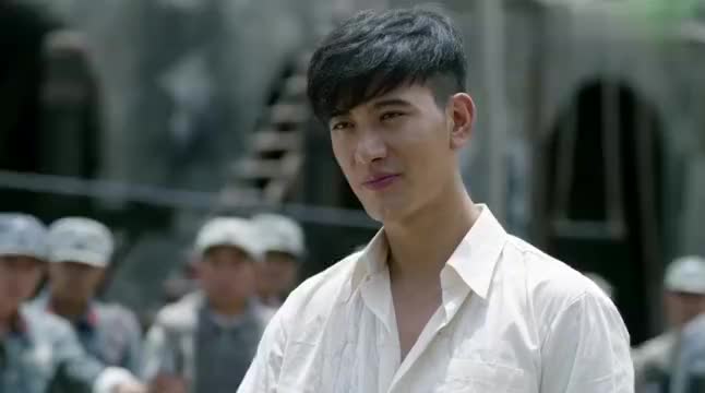 哪知排长早就架起了机枪,精彩了 为您推荐: 锻刀大结局:刘公为饮弹