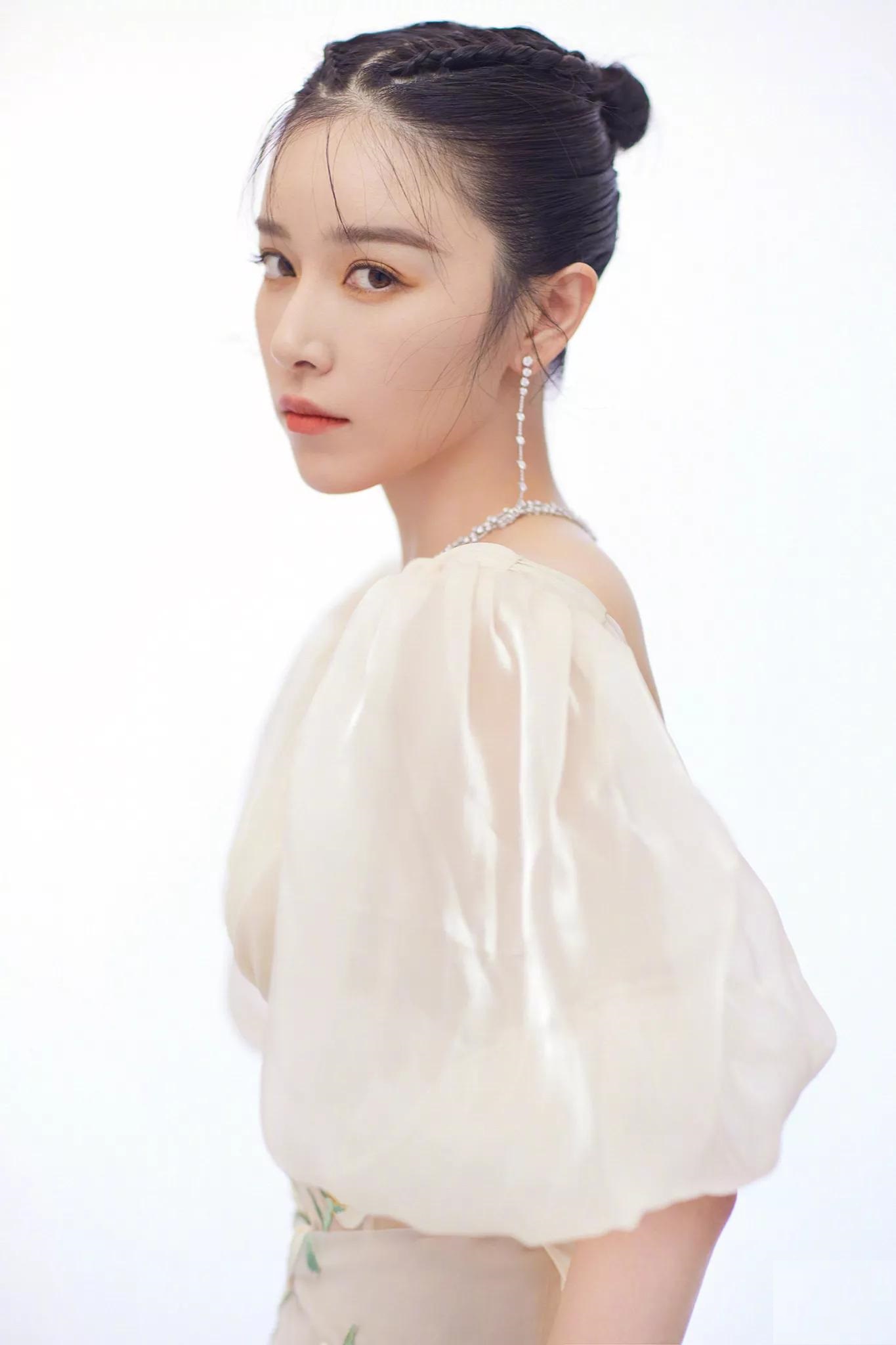 女演员阚清子:清纯靓丽,楚楚动人!