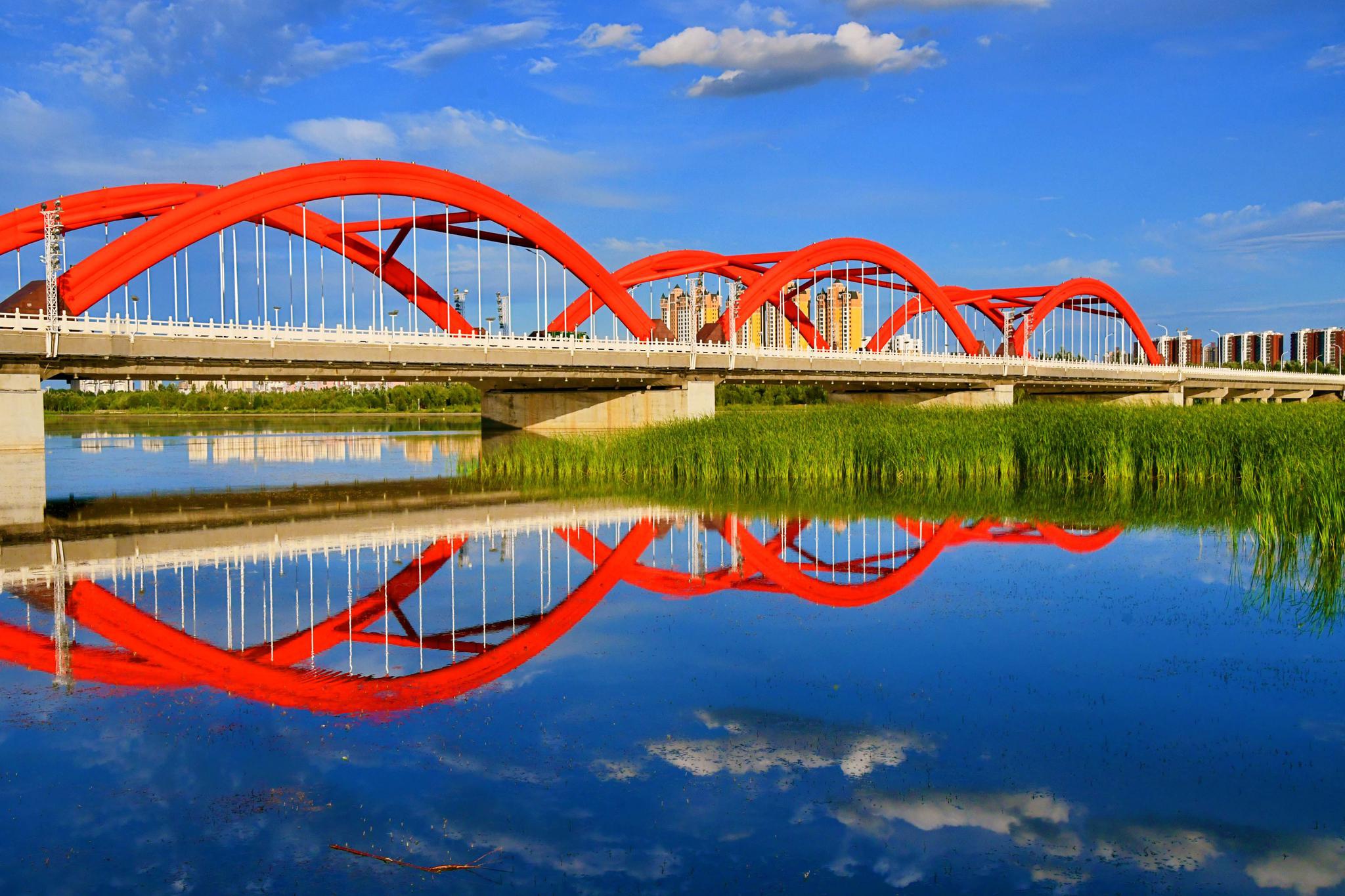 通辽市辽河公园云天下的彩虹桥,原创拍摄