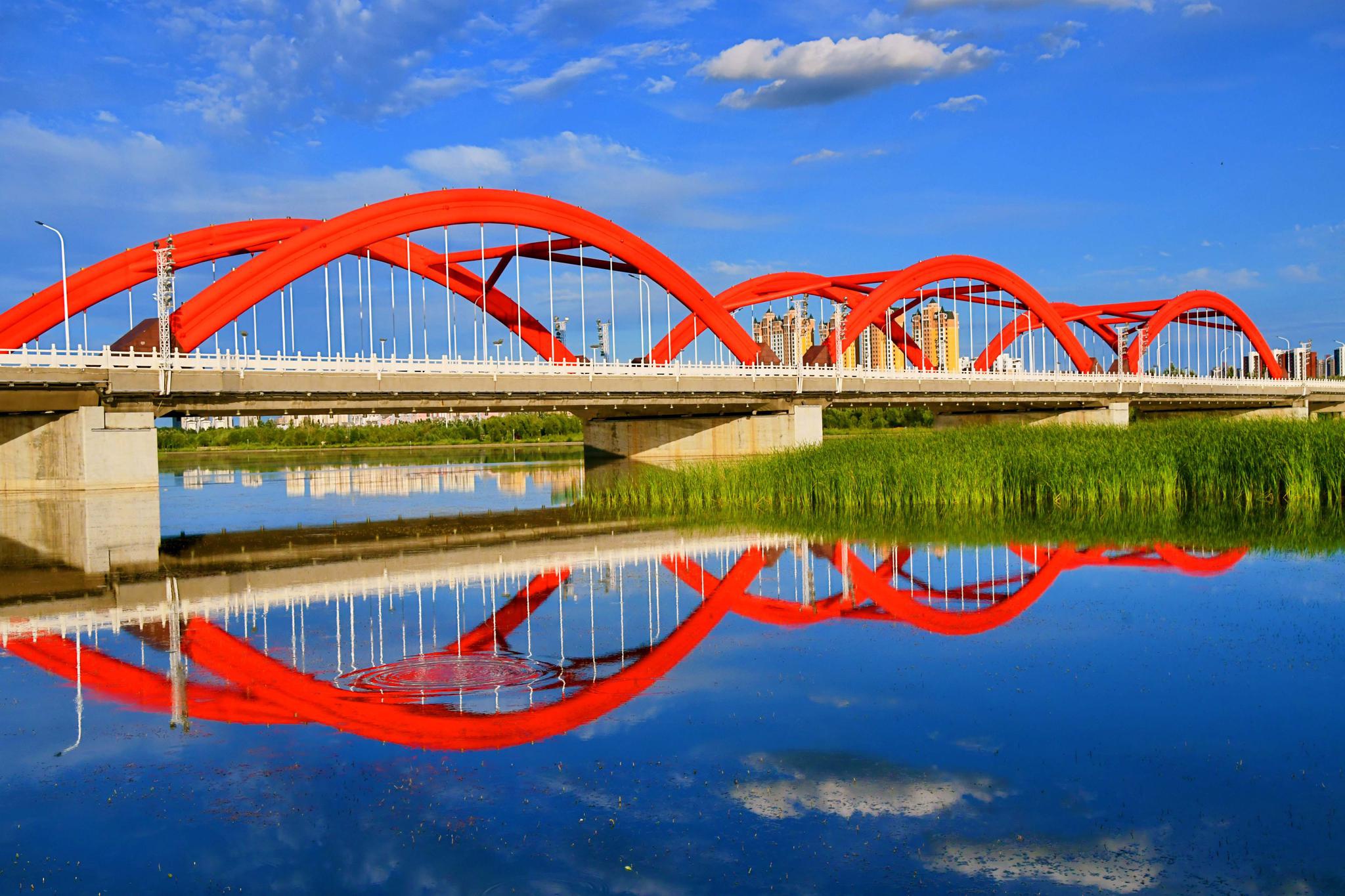 通辽市辽河公园云天下的彩虹桥,原创拍摄