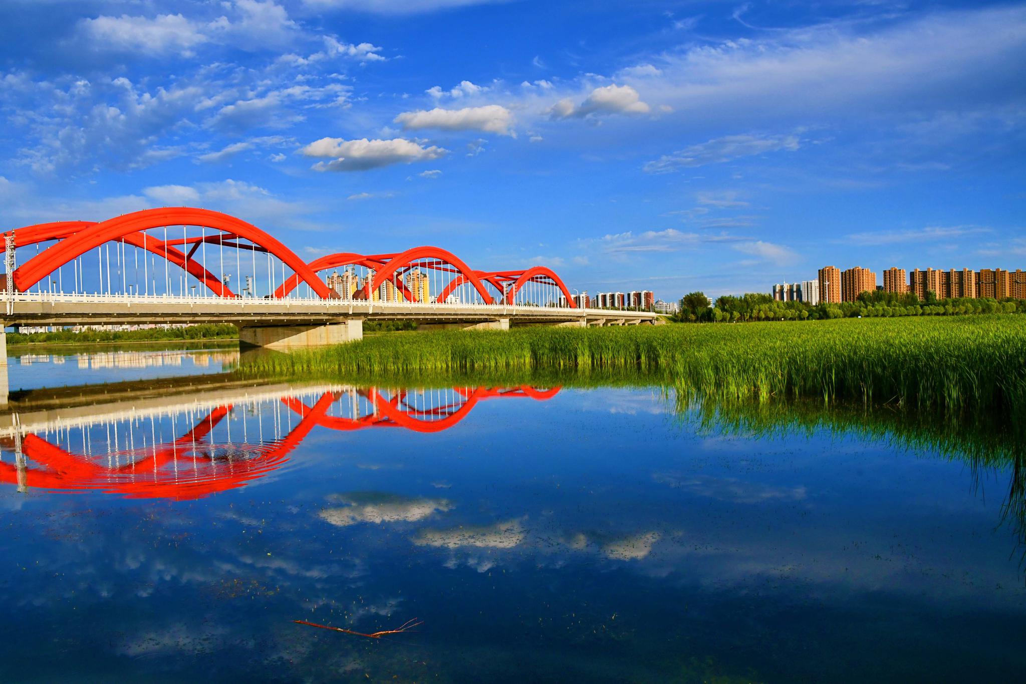 通辽市辽河公园云天下的彩虹桥,原创拍摄