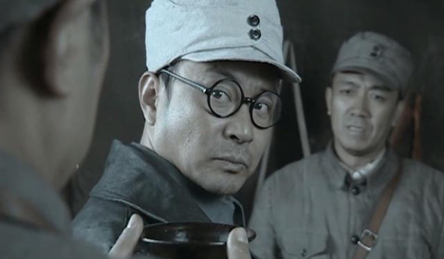 亮剑旅长的来历竟这么大怪不得李云龙看见他就怂了