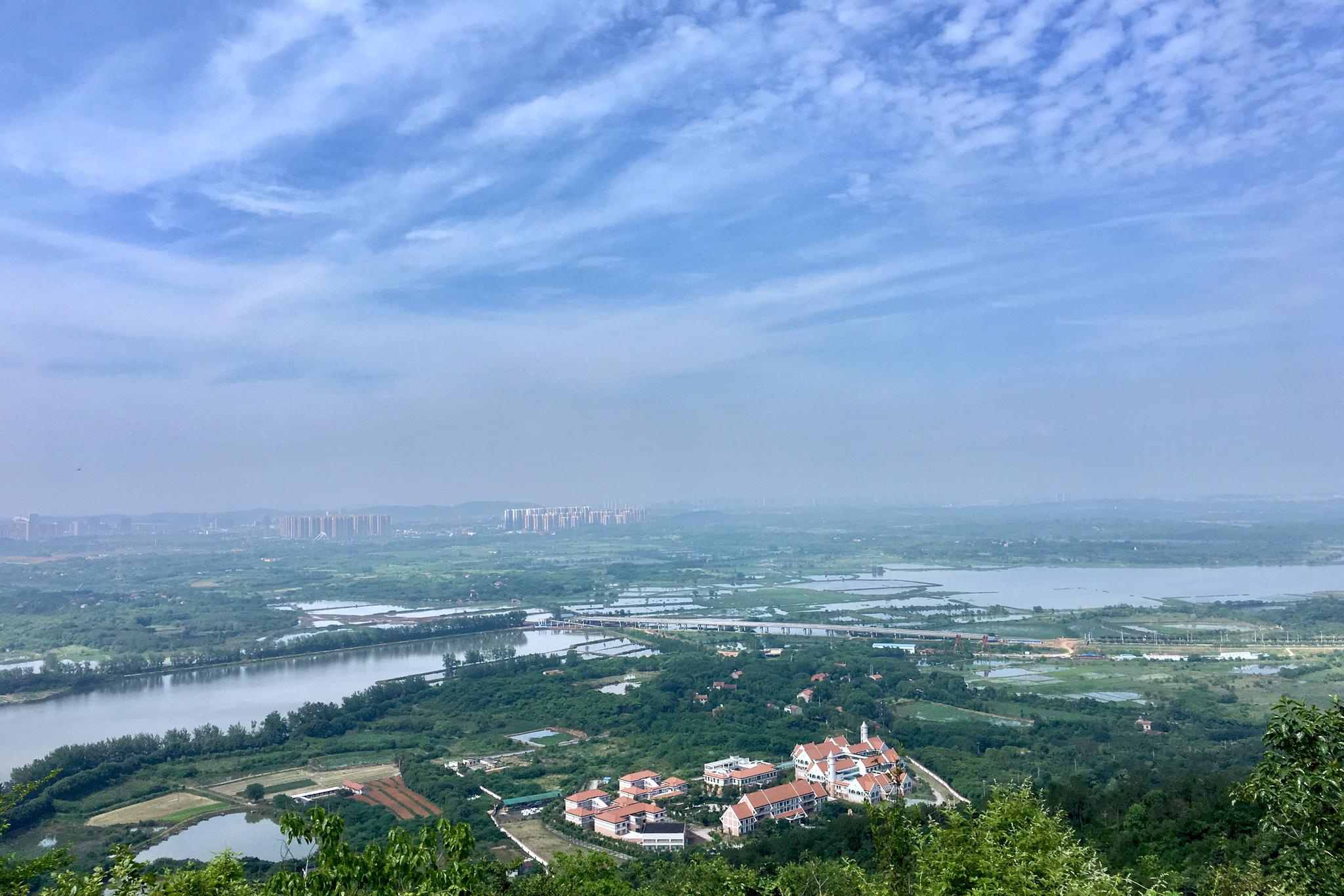 登龙泉山远眺亭(武汉市江夏区龙泉山风景区)