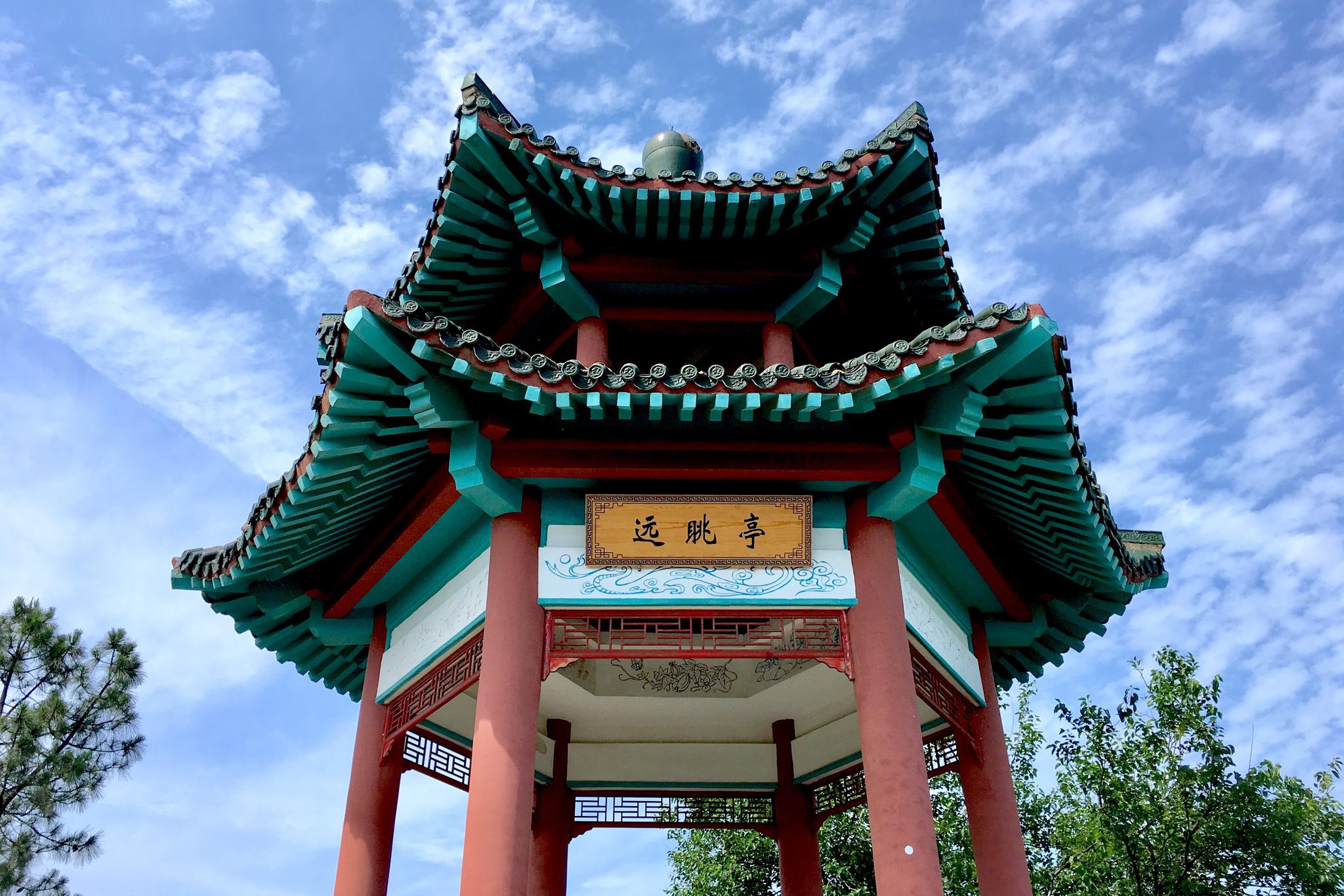 登龙泉山远眺亭(武汉市江夏区龙泉山风景区)