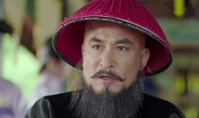 《康熙王朝》中,为什么班布尔善极力促使鳌拜篡权夺位?