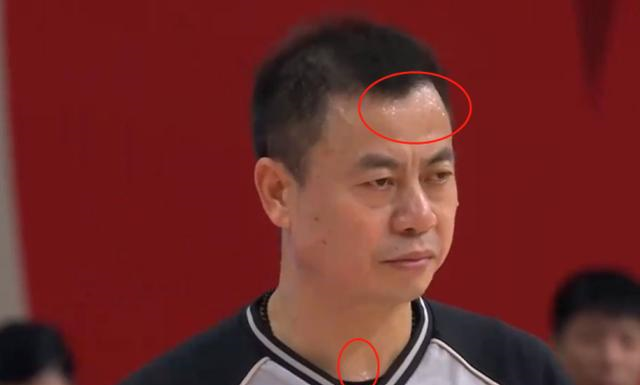 为什么解立彬和首钢全队对京深之战最后的违体吹罚反应如此暴走休闲区蓝鸢梦想 - Www.slyday.coM 为什么解立彬和首钢全队对京深之战最后的违体吹罚反应如此暴走休闲区蓝鸢梦想 - Www.slyday.coM