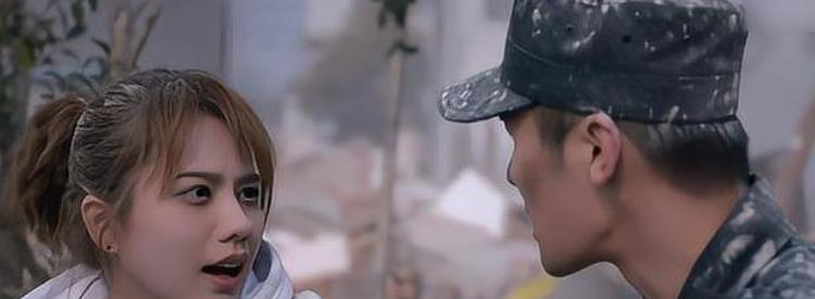 剧中姜珮瑶饰演的阮青夏一直喜欢陈昊饰演的束文波,曾经做出大胆表白