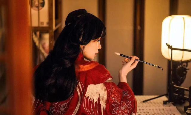 为什么国人穿汉服会被围观，在日本满大街都是和服却很正常？休闲区蓝鸢梦想 - Www.slyday.coM