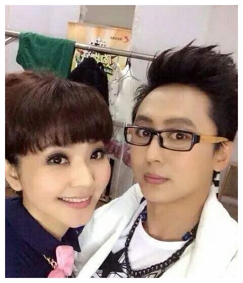 46岁方琼近照,隐瞒了15年的恩人老公,原来是我们熟悉的他