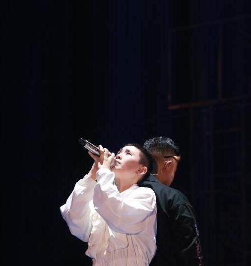 俞天时和望江晴共同创作了一首送给妈妈的歌——《天上的星星不说话》