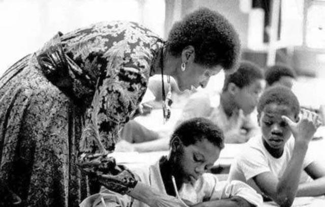 教育界奇迹：她教过的学生都上了大学，声称：没有差生只有差老师休闲区蓝鸢梦想 - Www.slyday.coM