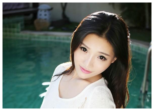 徐子琦的美中有一种性感妩媚的气质,惊艳中透露出清纯!