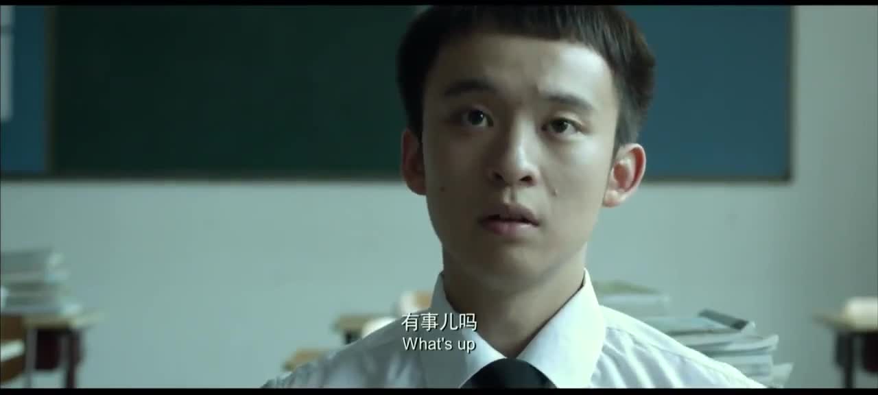 青春派:董子健面对三个奇葩,表情太逗了