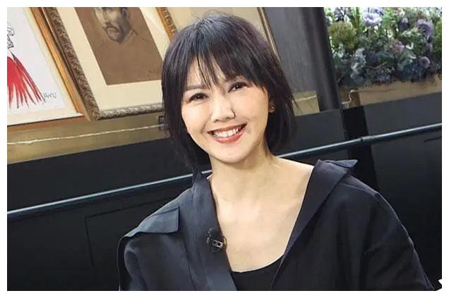 孙燕姿自曝:很多人都说我模仿别人,我真正愿意模仿的,只有王菲休闲区蓝鸢梦想 - Www.slyday.coM 孙燕姿自曝:很多人都说我模仿别人,我真正愿意模仿的,只有王菲休闲区蓝鸢梦想 - Www.slyday.coM