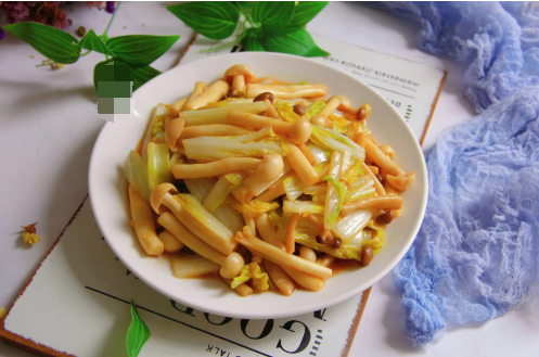 要跟大家分享的这道娃娃菜炒蟹味菇白玉菇是我吃过一次就爱上的味道