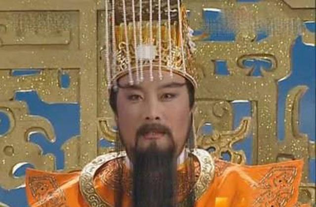 86版的时候,玉帝的扮演者是北京军区政治部战友话剧团的老演员,章玉善