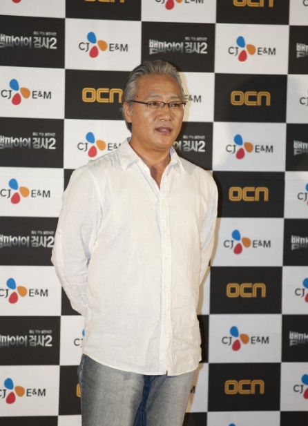 李璟荣在韩国地位多高 花甲之年地位超然__财经头条