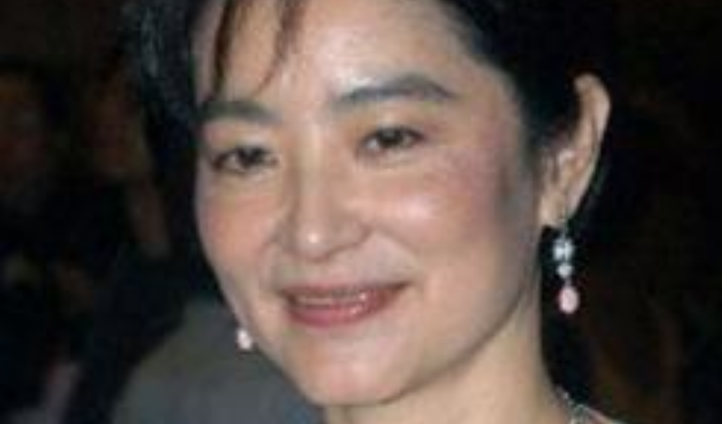50岁知名男星沉迷玻尿酸打美容针 妻子陪同 事实证明男人也爱美 50岁知名男星沉迷玻尿酸打美容针 妻子陪同 事实证明男人也爱美