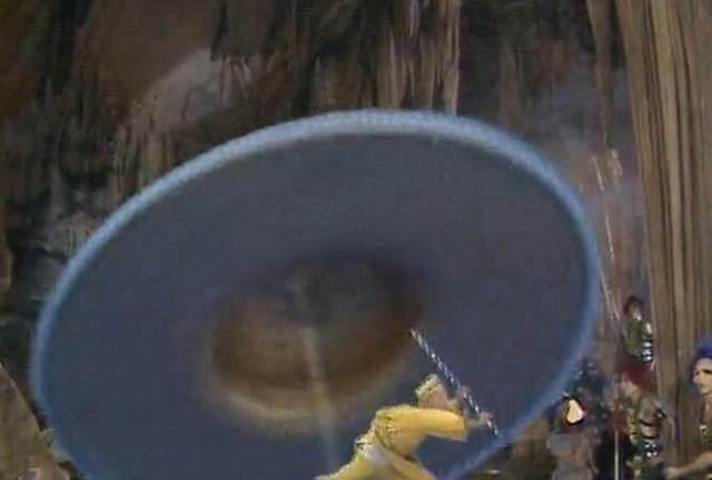 西游记为什么孙悟空能耐那么大都钻不出黄眉大王的金铙