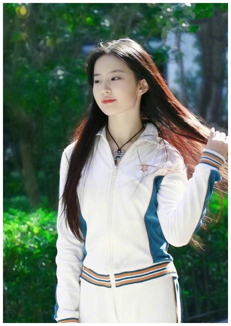 刘亦菲20岁时候的颜值图片