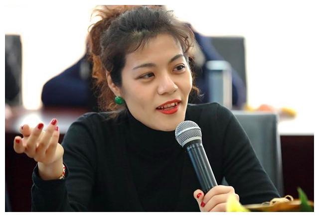 当年因为读错两个字被大众耻笑的复旦女神陈果如今怎么样了