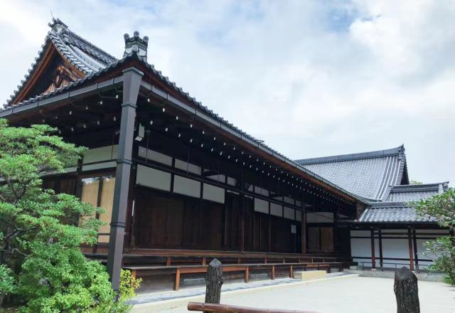 为什么国人穿汉服会被围观，在日本满大街都是和服却很正常？休闲区蓝鸢梦想 - Www.slyday.coM