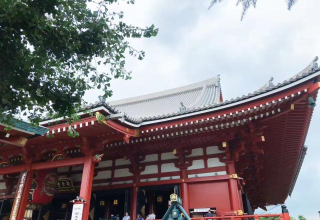 为什么国人穿汉服会被围观，在日本满大街都是和服却很正常？休闲区蓝鸢梦想 - Www.slyday.coM