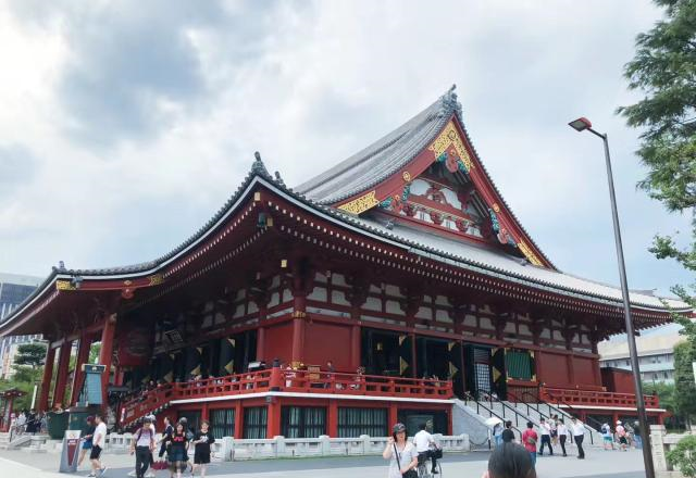 为什么国人穿汉服会被围观，在日本满大街都是和服却很正常？休闲区蓝鸢梦想 - Www.slyday.coM