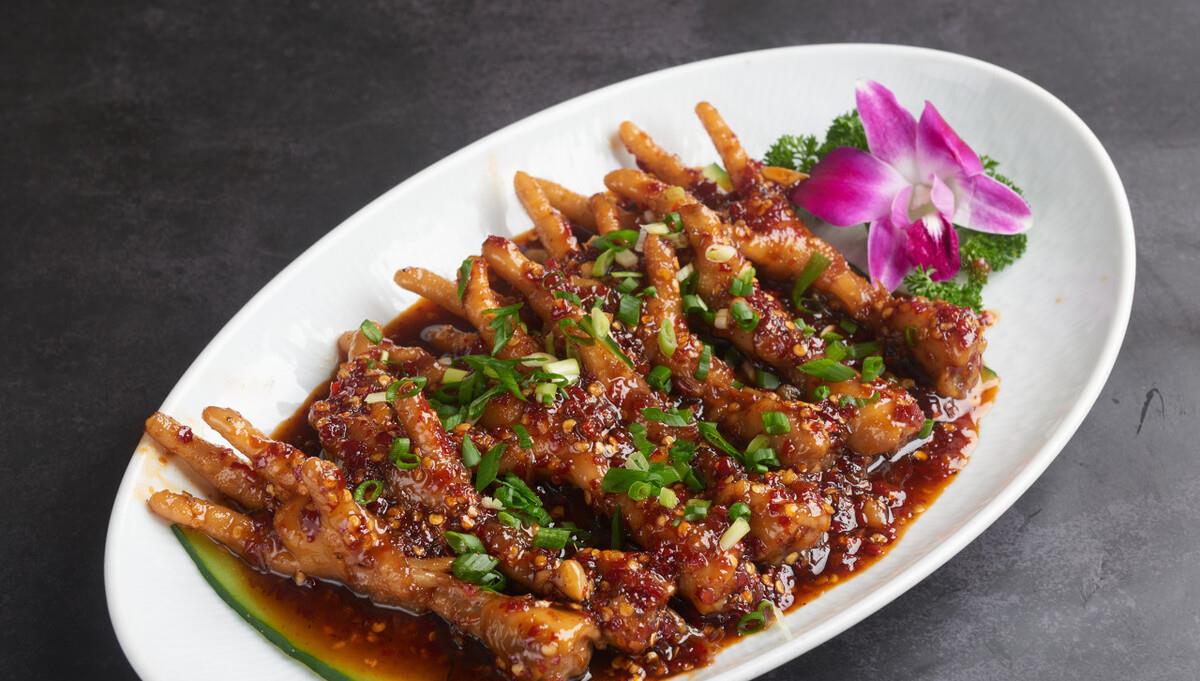 老婆哭着喊着想吃乌骨鸡爪了今天咱们果断给他安排上