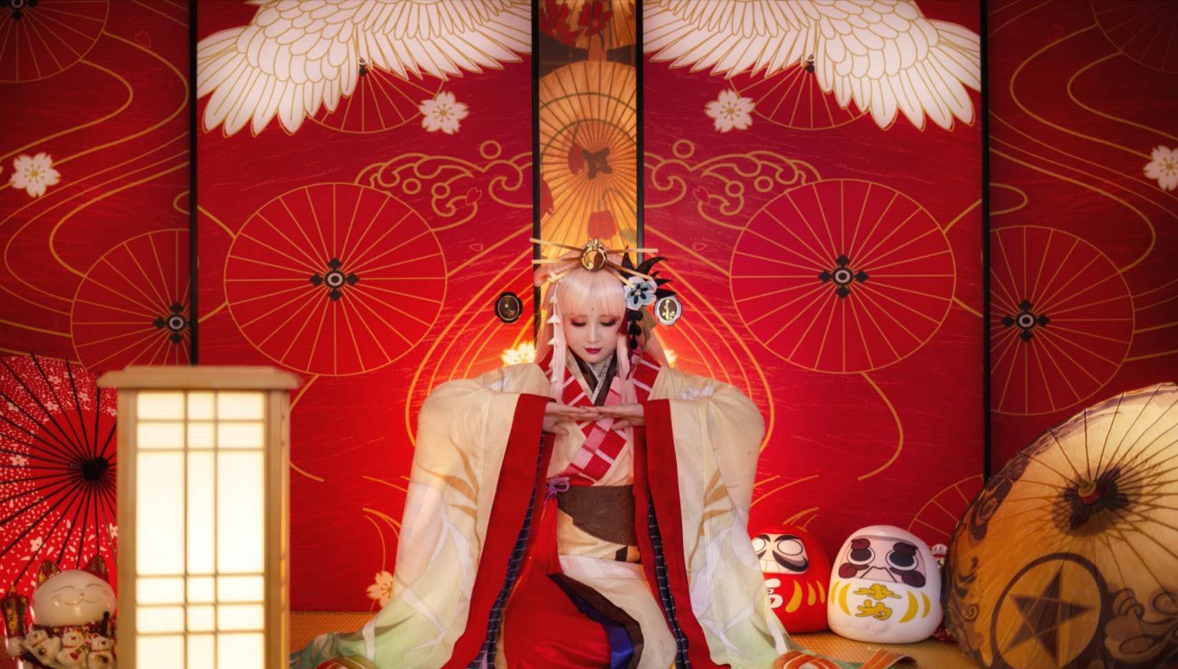 《阴阳师》辉夜姬cos,"可以用笛声陪伴我吗?