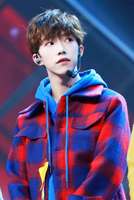 陆定昊为何参加《创4》,《偶练》滤镜全碎,训练六年还是素人