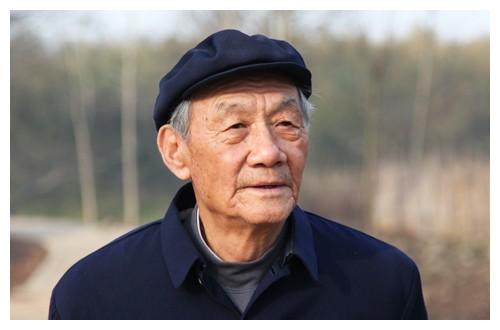 《暖春》中那个善良温暖的"爷爷"可能大家都是印象深刻的,田成仁是在