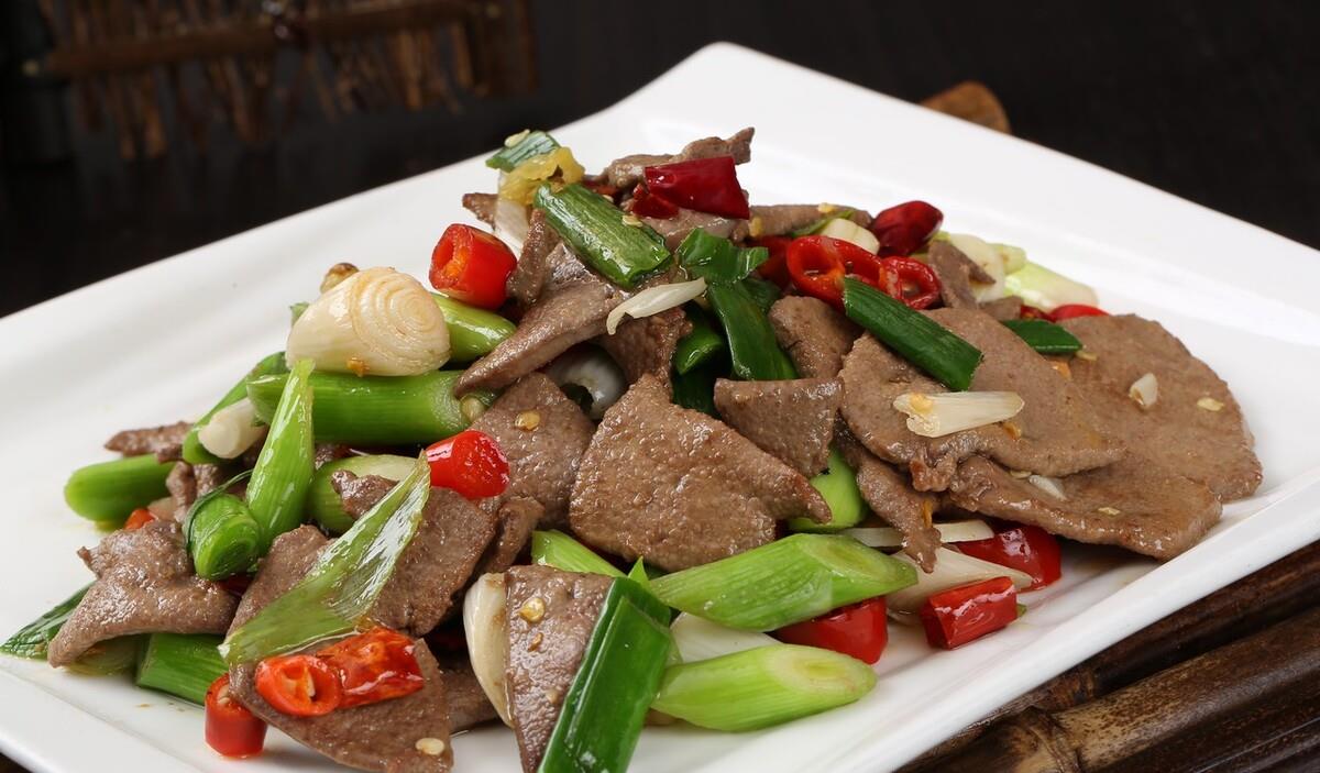 家常小炒猪肝猪肝鲜嫩开胃下饭在家也可以做出饭店的味道