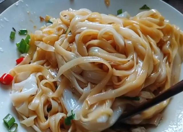 凉拌河粉好吃不油腻