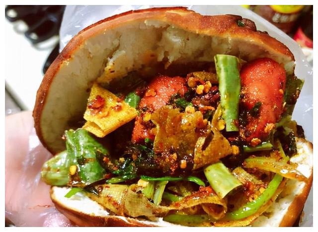 街头小吃油炸串串夹馍,好吃到停不下来_高清图集_新浪网