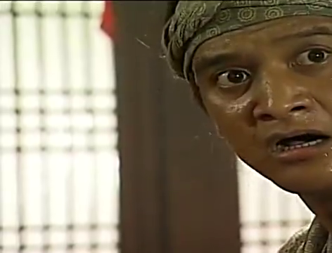 二牛手受伤流血被嫦娥逼着做饼,嫦娥想唤醒后羿,吴刚在那瞎掺和