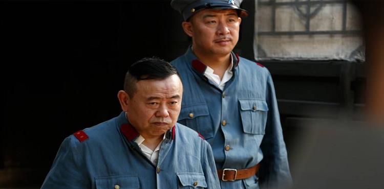 《斗地主》由 韩兆,刘桦,买红妹,曹随风, 潘长江等联袂主演,电影斗